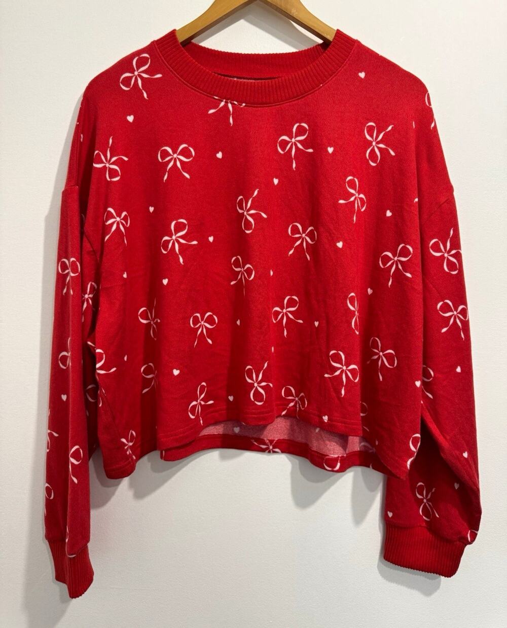 American Eagle Women's Red/White Bow Heart Print Knit Crewneck Sweater XL